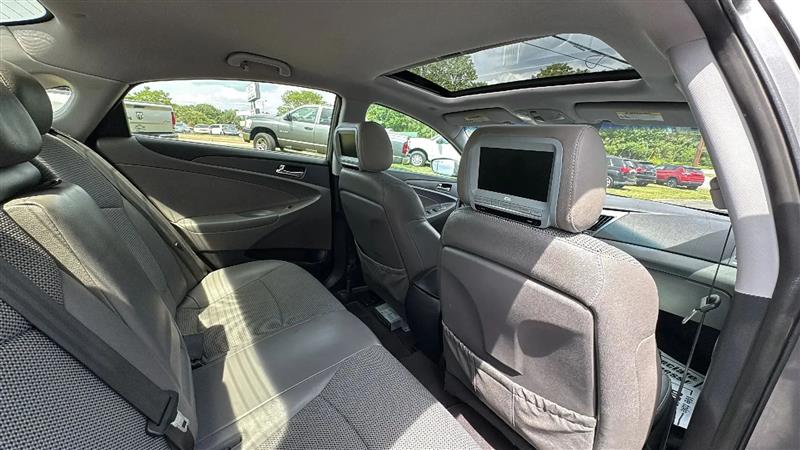 Hyundai Sonata SE Auto 2011