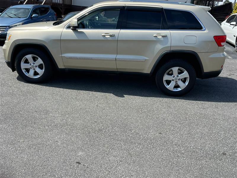 Jeep Grand Cherokee Laredo 4WD 2012