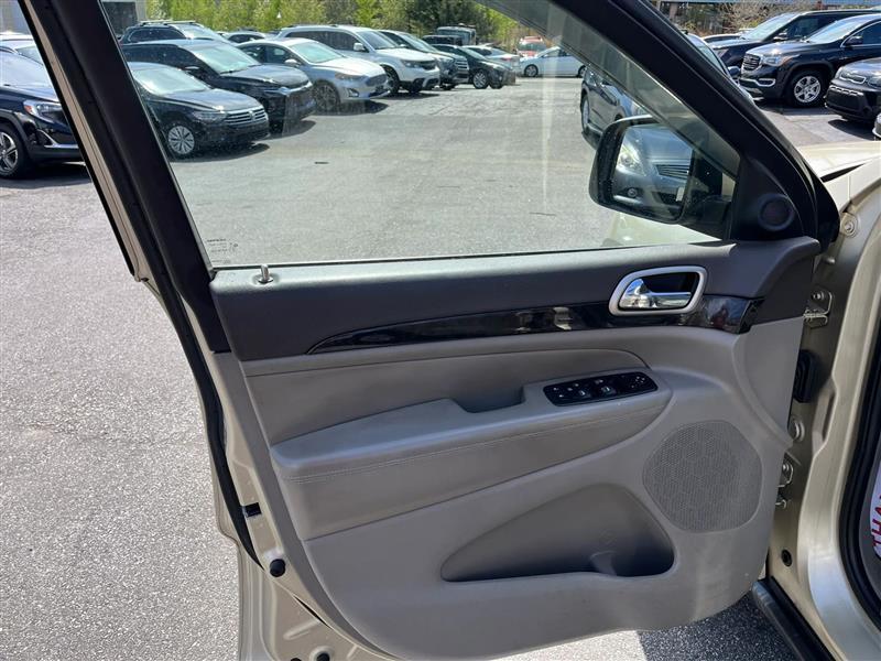 Jeep Grand Cherokee Laredo 4WD 2012