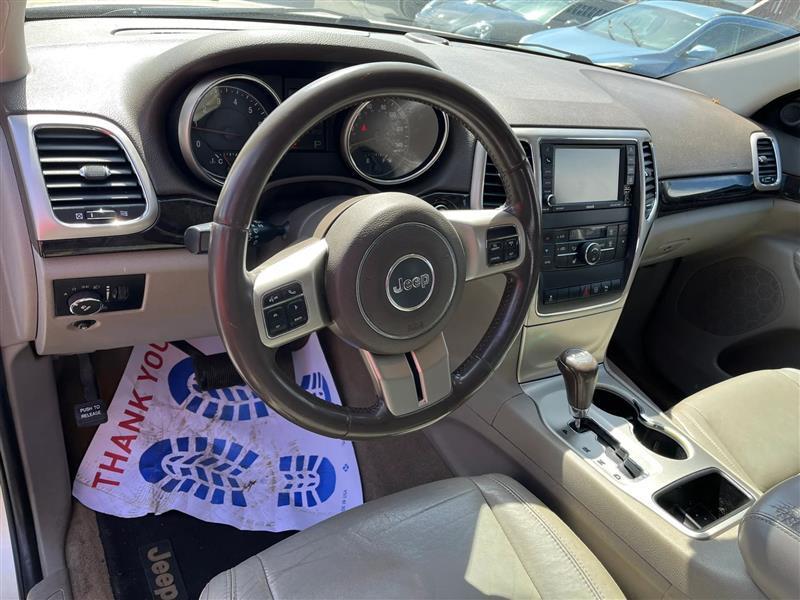 Jeep Grand Cherokee Laredo 4WD 2012