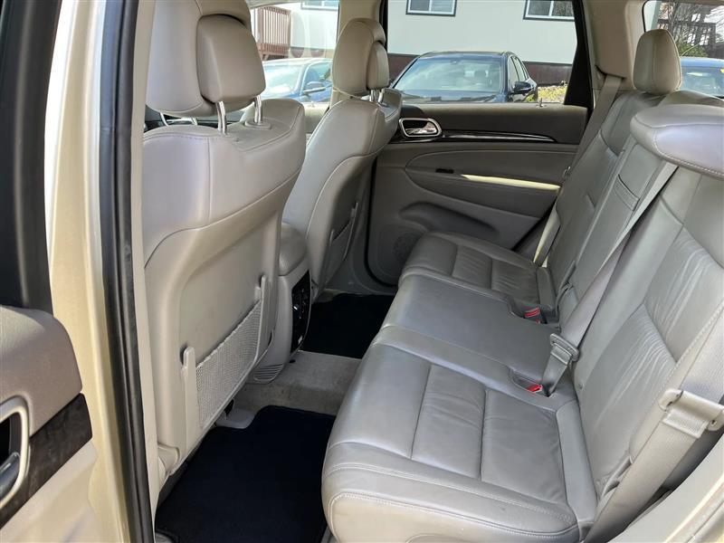 Jeep Grand Cherokee Laredo 4WD 2012