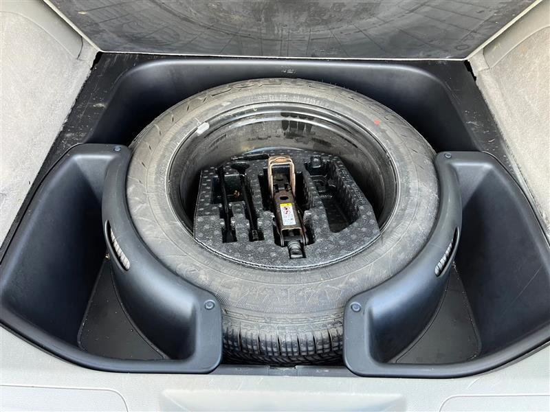 Jeep Grand Cherokee Laredo 4WD 2012