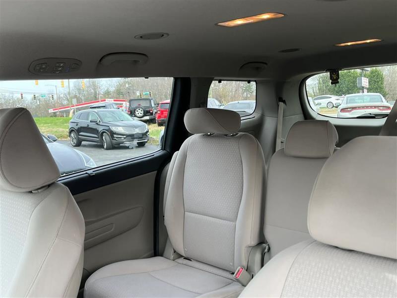 Kia Sedona LX 2016