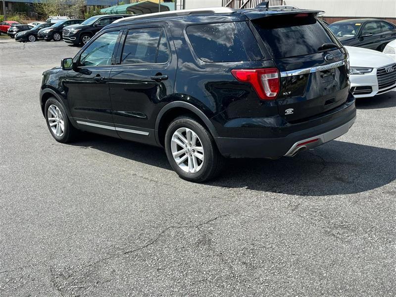 Ford Explorer XLT FWD 2017