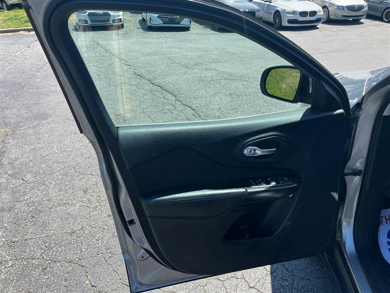 Jeep Cherokee Latitude FWD 2014