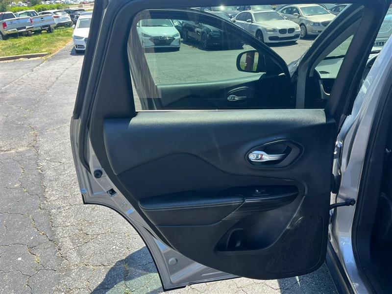 Jeep Cherokee Latitude FWD 2014