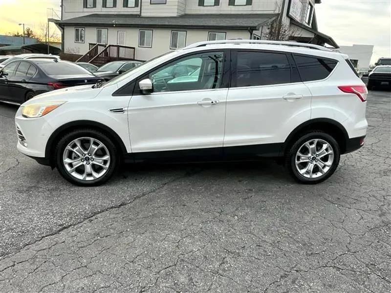 Ford Escape Titanium 4WD 2014