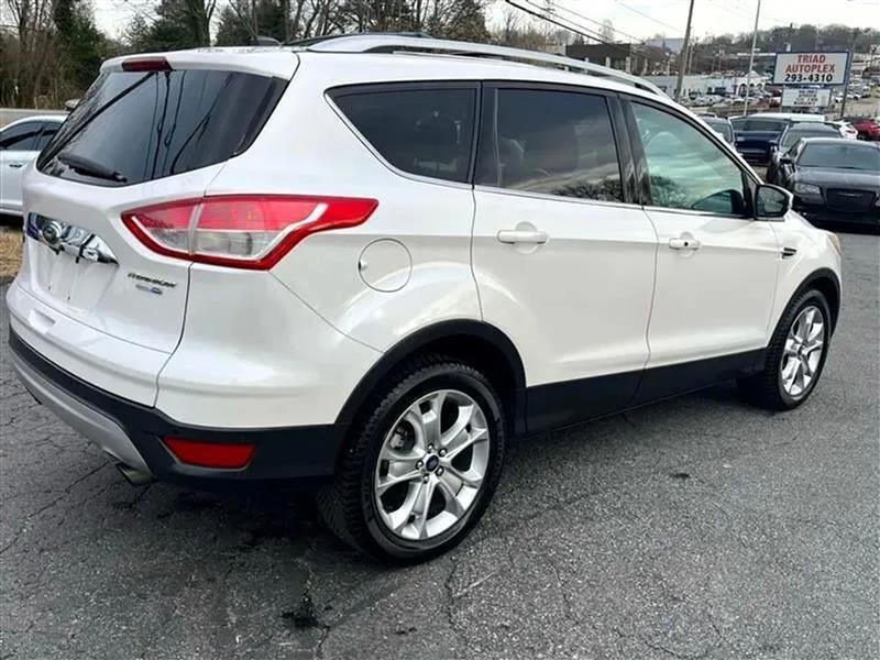 Ford Escape Titanium 4WD 2014