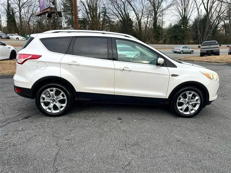 Ford Escape Titanium 4WD 2014