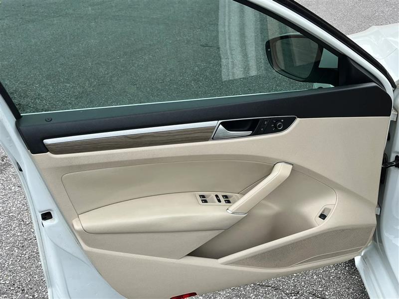 Volkswagen Passat SEL Premium 6A 2016