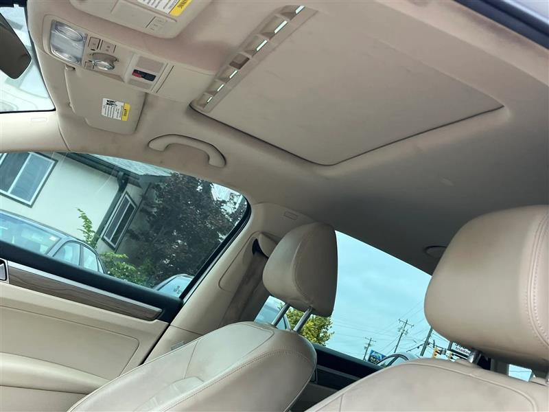 Volkswagen Passat SEL Premium 6A 2016