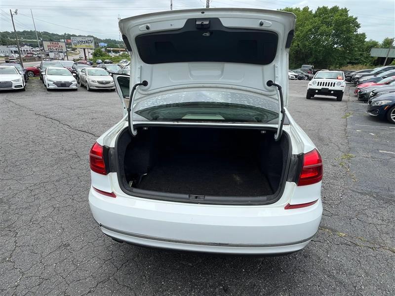 Volkswagen Passat SEL Premium 6A 2016