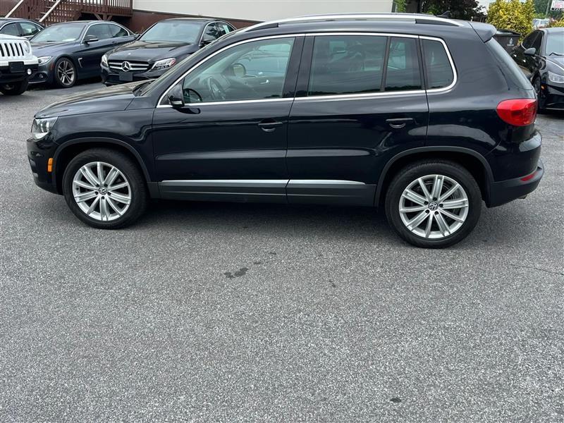 Volkswagen Tiguan S 2015