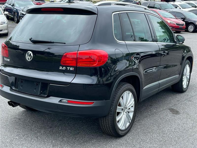 Volkswagen Tiguan S 2015