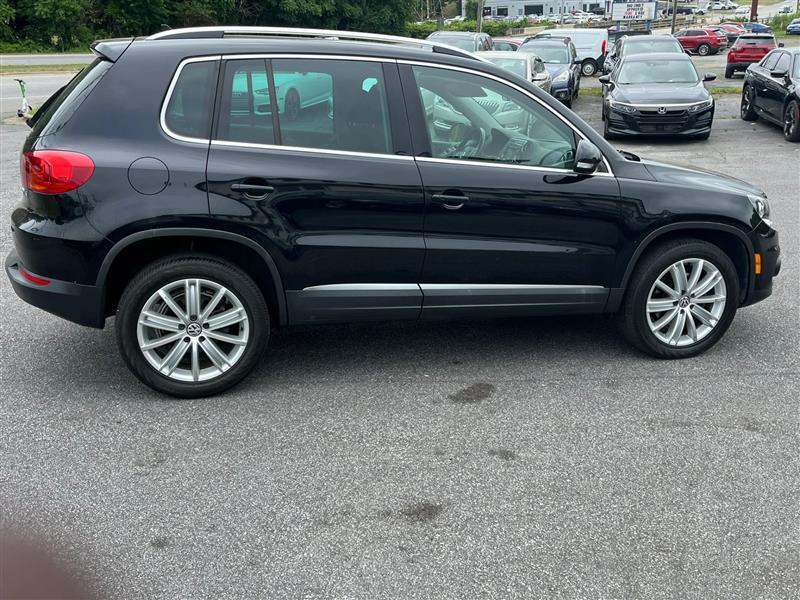 Volkswagen Tiguan S 2015