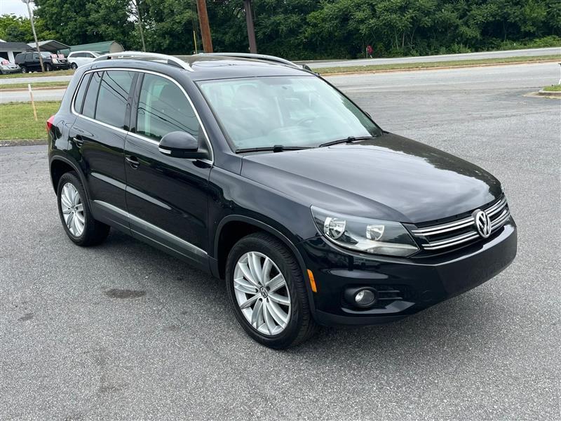 Volkswagen Tiguan S 2015