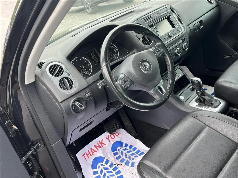Volkswagen Tiguan S 2015