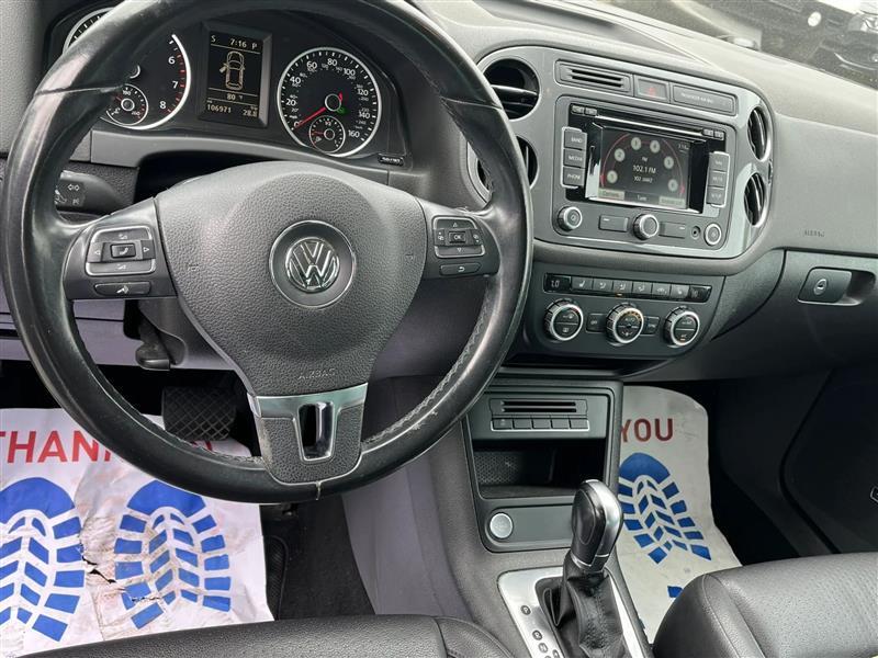Volkswagen Tiguan S 2015