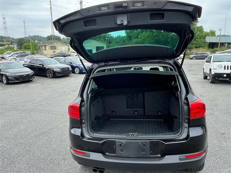 Volkswagen Tiguan S 2015