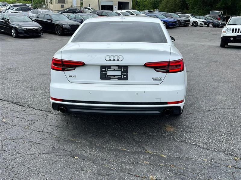 Audi A4 2.0T Premium Plus quattro Sedan 2017