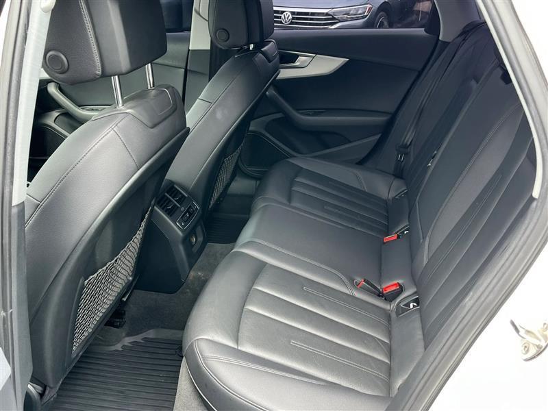 Audi A4 2.0T Premium Plus quattro Sedan 2017