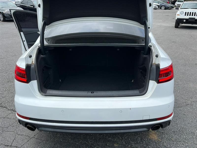 Audi A4 2.0T Premium Plus quattro Sedan 2017