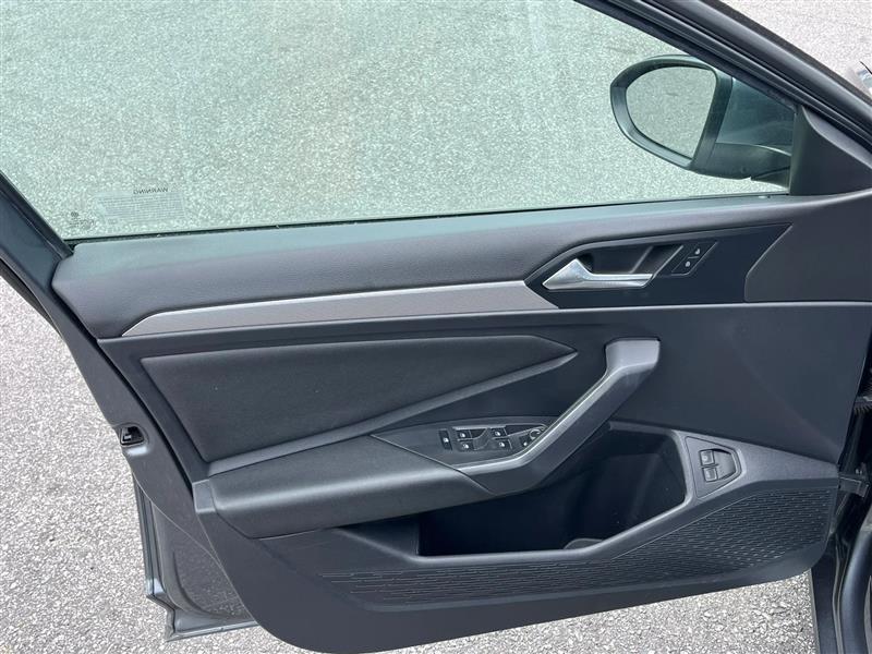 Volkswagen Jetta 1.4T S 8A 2021