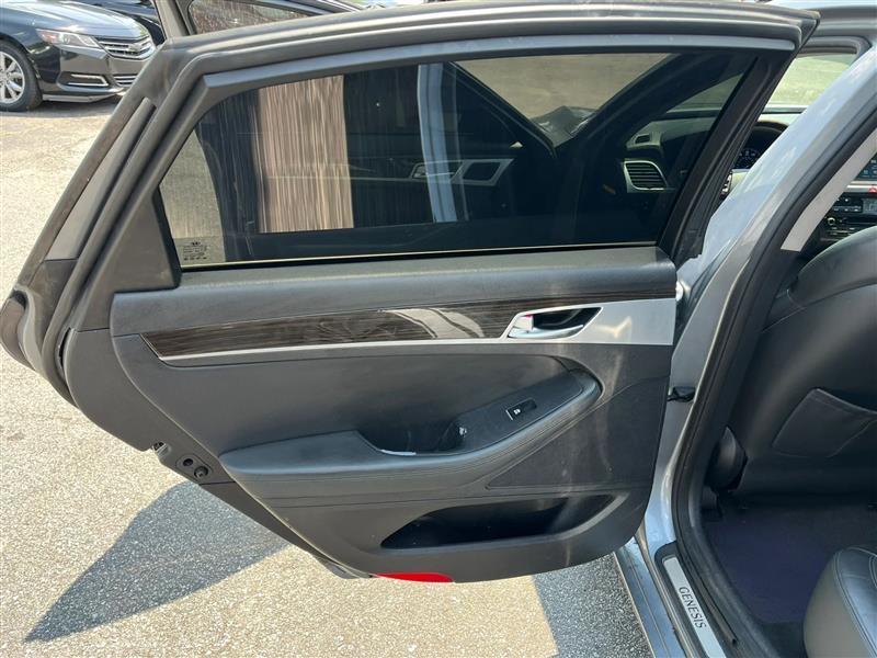 Hyundai Genesis 3.8L 2015