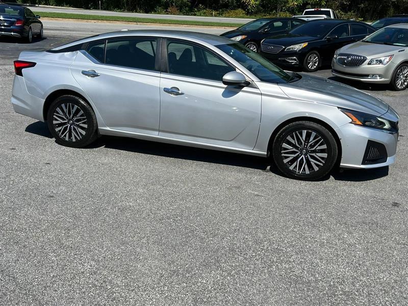 Nissan Altima 2.5 SV 2023