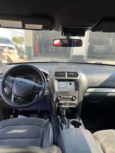 Ford Explorer XLT 4WD 2018