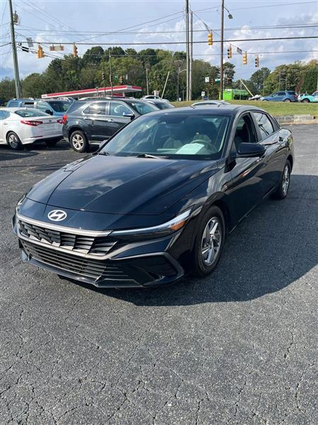 Hyundai Elantra SE 2025