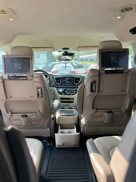 Chrysler Pacifica Touring-L Plus 2019