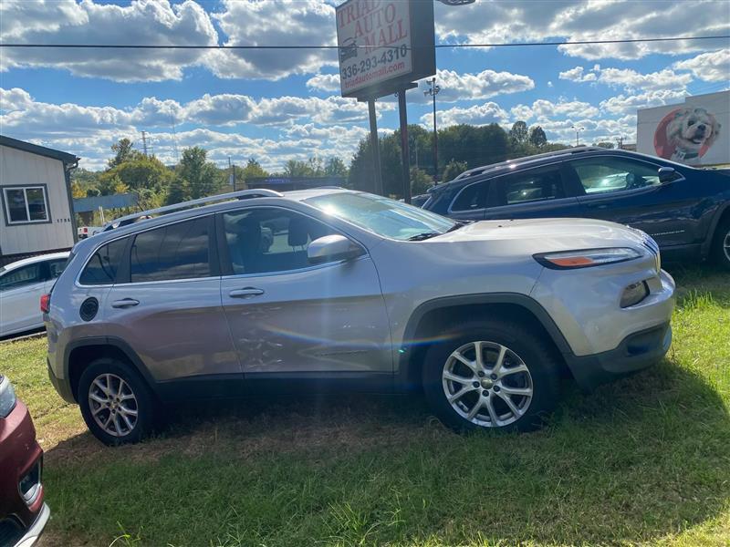 Jeep Cherokee Latitude 4WD 2015