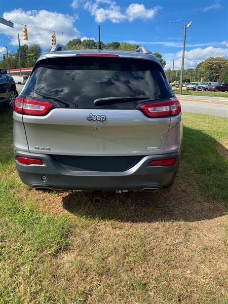 Jeep Cherokee Latitude 4WD 2015