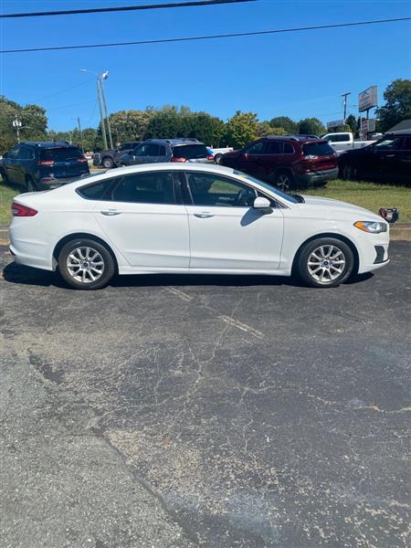 Ford Fusion S 2018