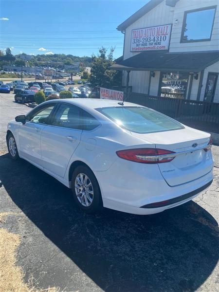Ford Fusion S 2018