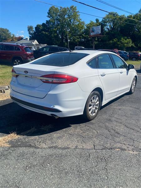 Ford Fusion S 2018