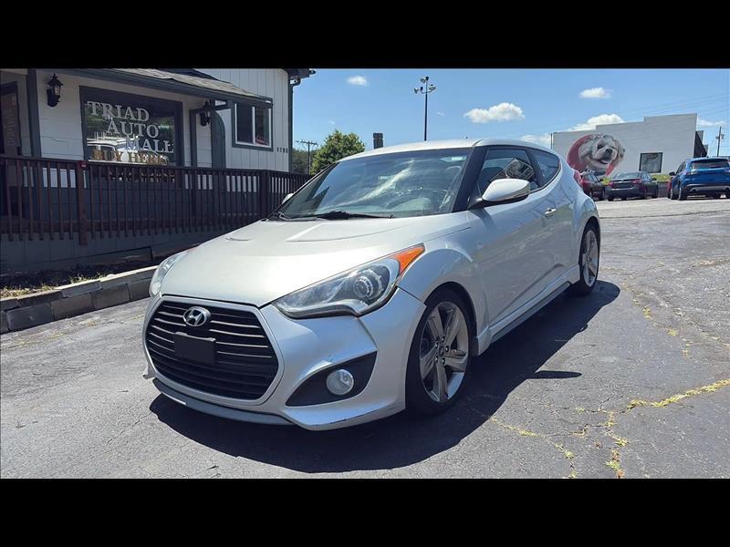 Hyundai Veloster Base 2013