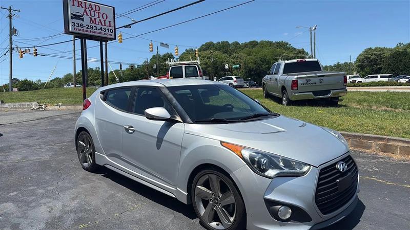 Hyundai Veloster Base 2013