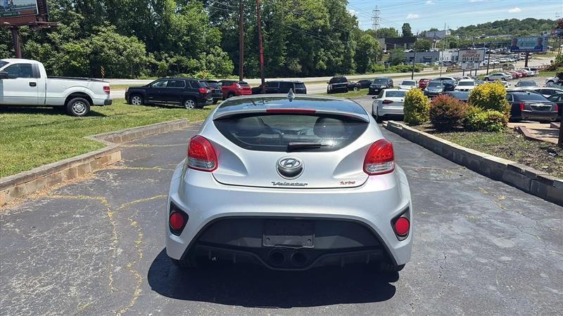 Hyundai Veloster Base 2013