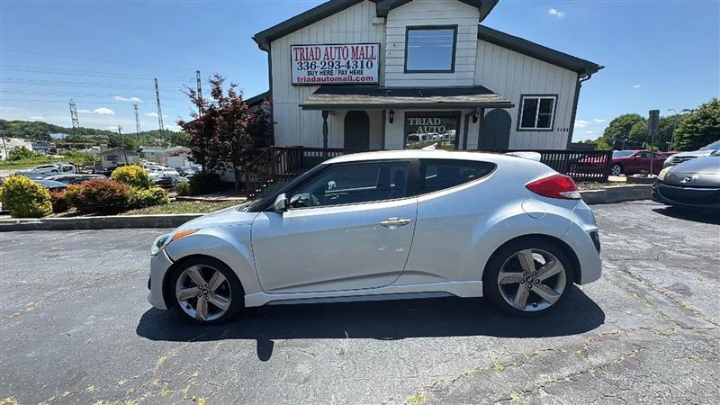 Hyundai Veloster Base 2013