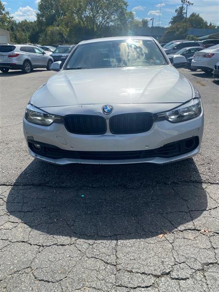 2017 BMW 3-Series 320i Sedan
