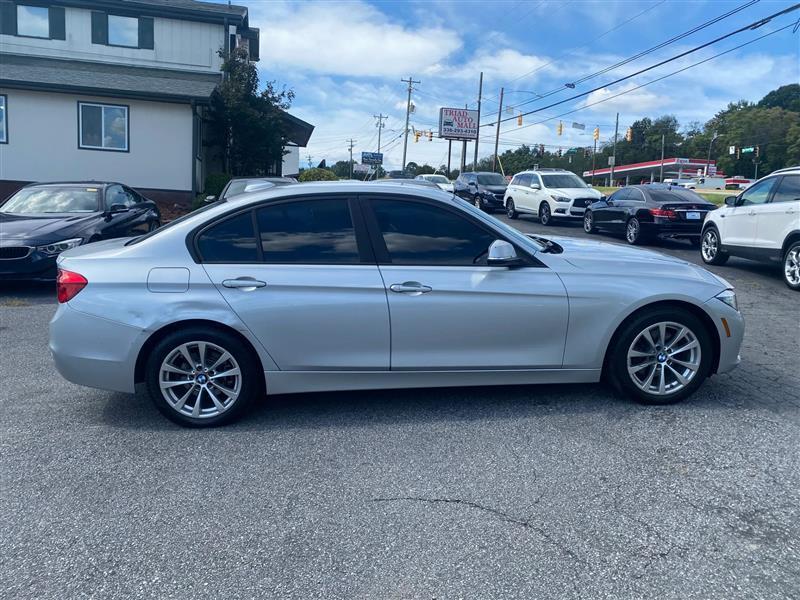 BMW 3-Series 320i Sedan 2017