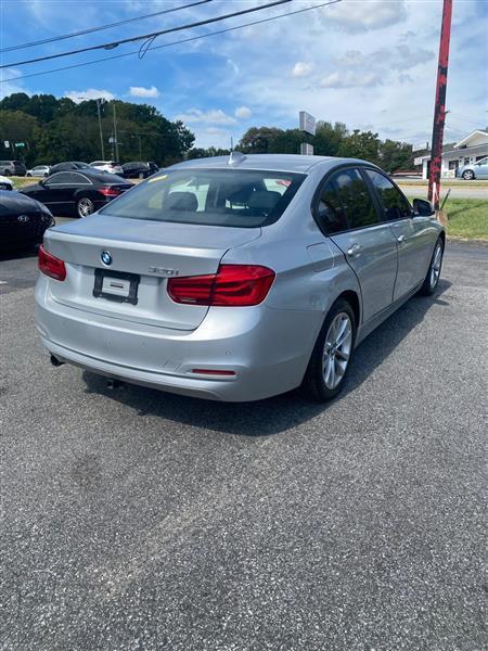 BMW 3-Series 320i Sedan 2017