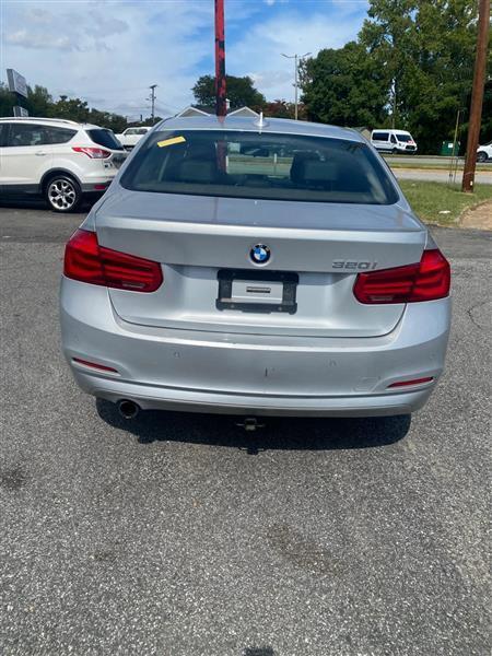 BMW 3-Series 320i Sedan 2017