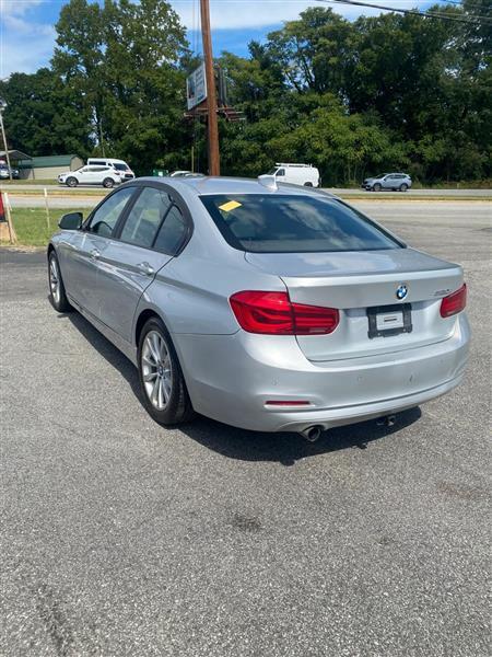 BMW 3-Series 320i Sedan 2017