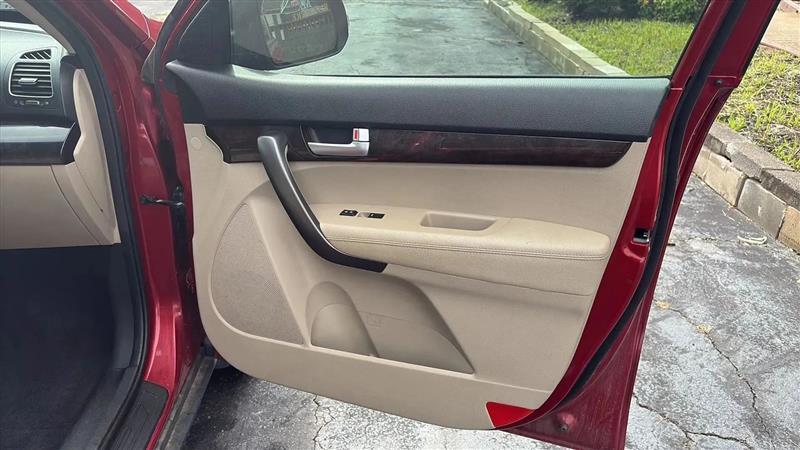Kia Sorento LX 2WD 2014