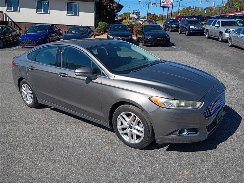 Ford Fusion SE 2013