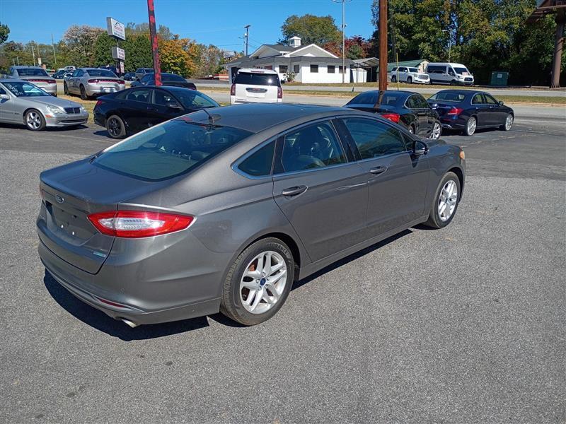 Ford Fusion SE 2013