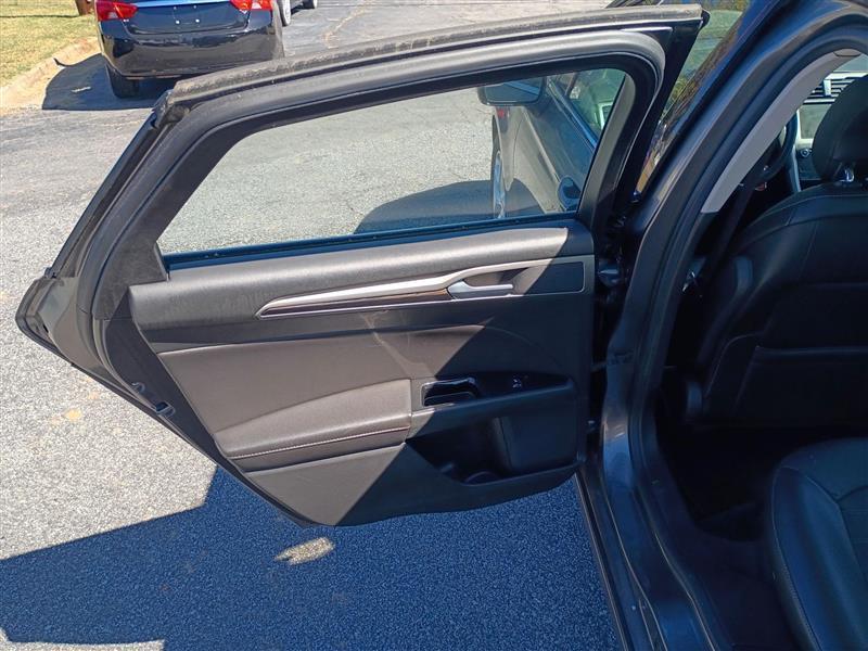 Ford Fusion SE 2013